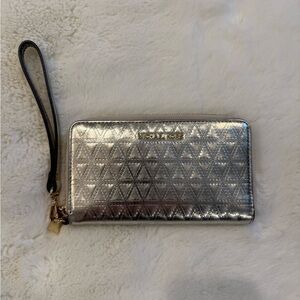 Michael Kors Gold Quilted Continental Wristlet Wallet Jet Set 🎄
